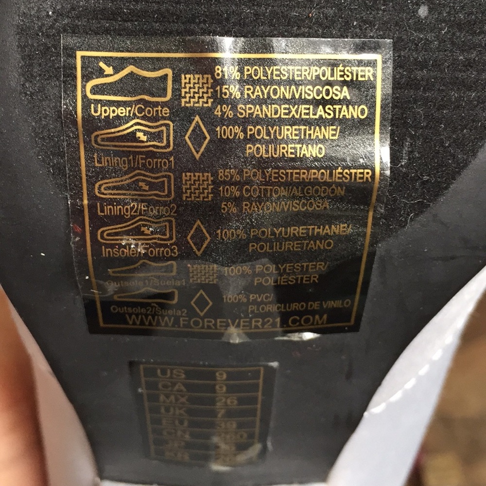 Silver shoes Size 9. - Picture 12 of 14